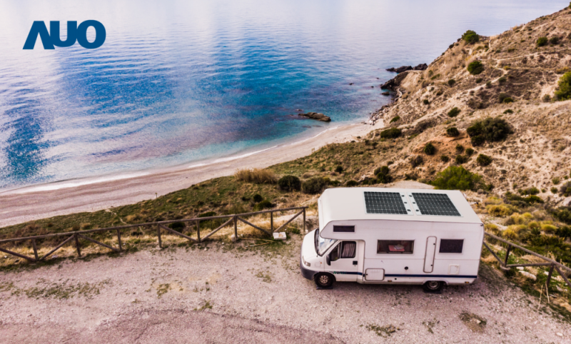 「可撓輕量化太陽光電板SunCurva」使用輕量特殊耐候型複合板取代傳統太陽能板的玻璃前板，不僅降低70%重量，每米平方僅3Kg；具有抗衝擊性能及通過電磁相容性測試，可應用於交通運輸工具，如露營車、遊艇等